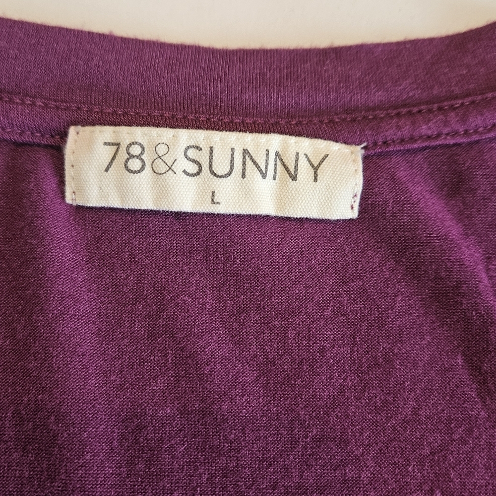 78 & Sunny Women's Large V-neck Short Sleeve Top - Picture 3 of 5